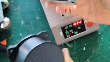 小型平面絲印機與移印機 挑戰無工裝夾具印刷的實踐與策略